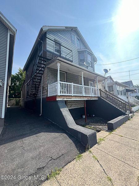 3rd image of 22 Yardboro Avenue