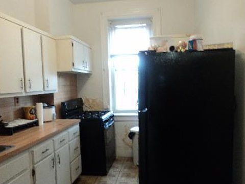 5th image of 9126 Corona Ave