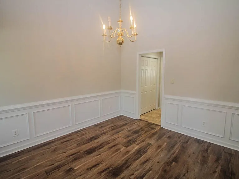 246 Farmington Dr W — Photo 6