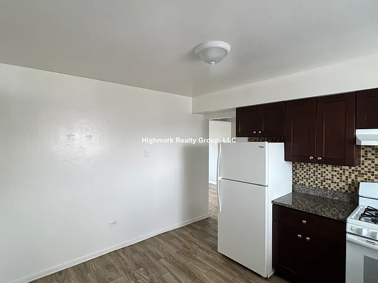 1306 Carol St #2BM — Photo 5