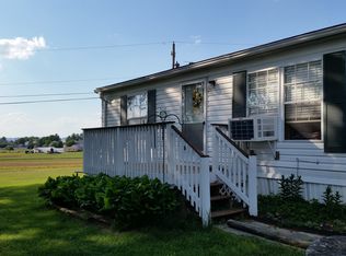 52 Lobin Rd, East Earl, PA 17519