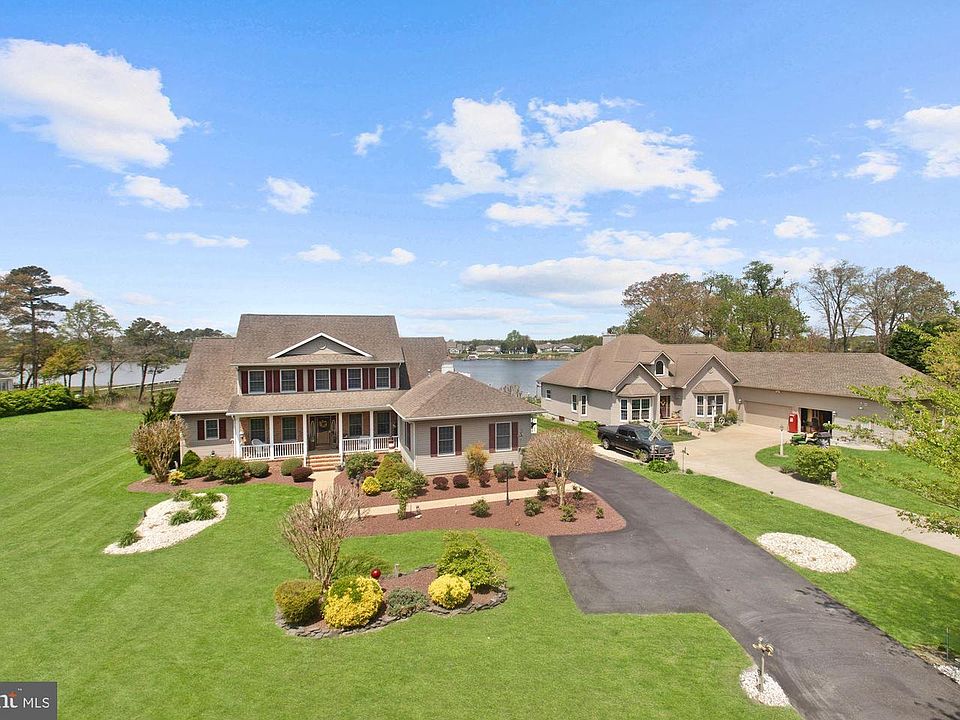 1st image of 122 Riverview Dr