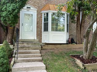 1067 Travis Ln, Gaithersburg, MD 20879