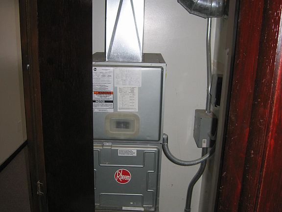 5th image of 1650 Patricia Pl APT 3W