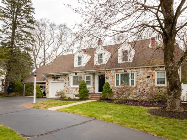 360 S Main St, Hopedale, MA 01747