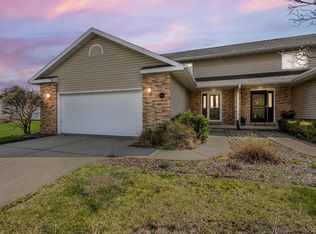 1014 S Perry Pkwy, Oregon, WI 53575