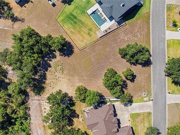 5th image of 2124 Balcones Pl