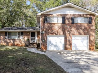 3927 Wildwood Lake Dr SW, Atlanta, GA 30331