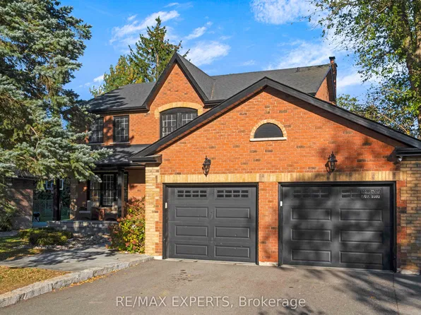 61 Fisher St, King, ON L7B 1G3