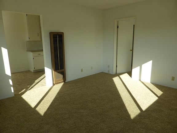 3rd image of 3541 W 170th St
