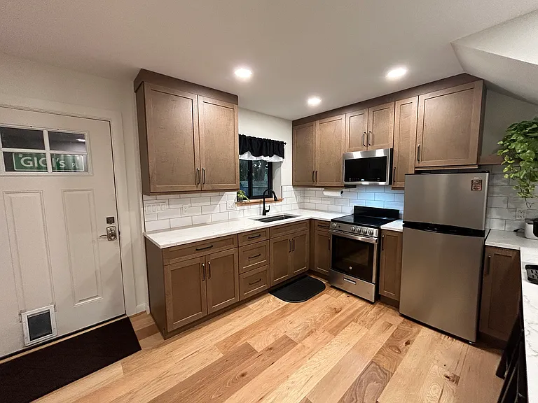 1422 N Arcadia St — Photo 2