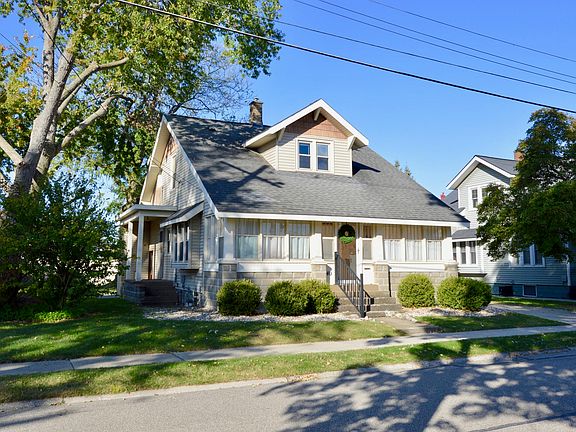 3rd image of 40 S Centennial St