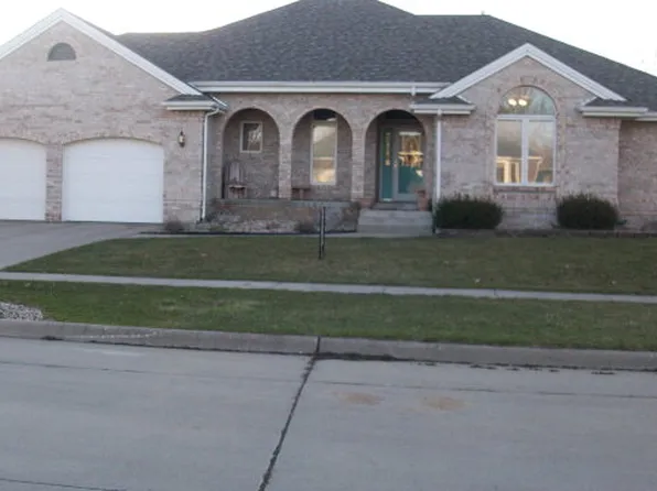 2103 Grandview Dr, Fort Dodge, IA 50501