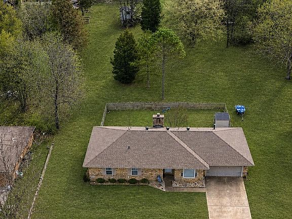 3rd image of 105 Elfen Glen St