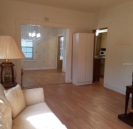 3rd image of 2211 W Skagway Ave