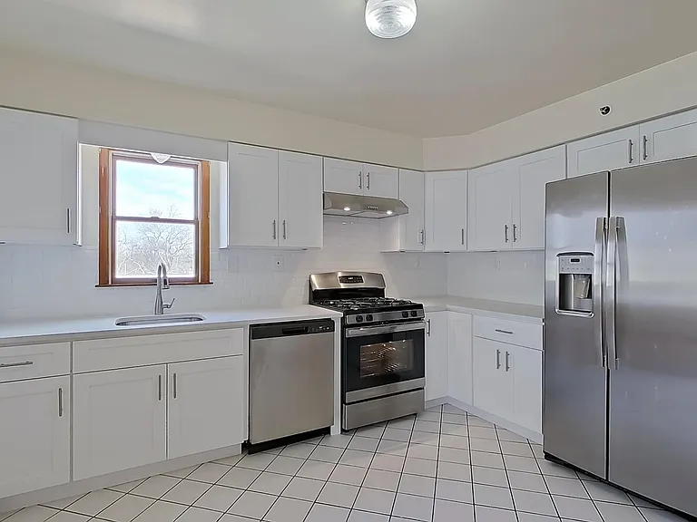 55 Ferguson St #2 — Photo 7