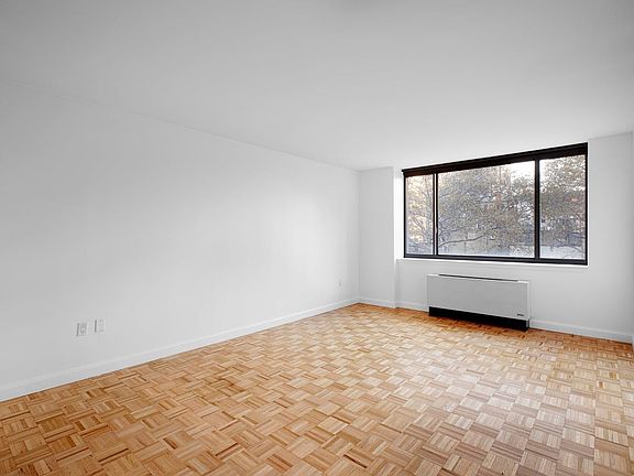 3rd image of 360 W 43rd St APT N9d