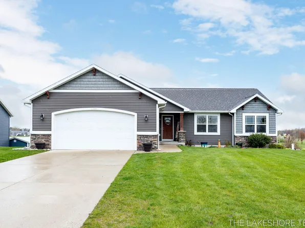 11667 Olive Lake Dr, West Olive, MI 49460