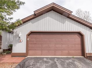1 Pinewood Dr, Medina, OH 44256