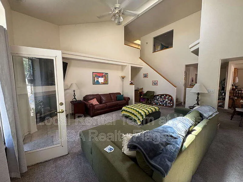 3 bed, 2.5 bath, 2000 sqft, $2,800 — Photo 4