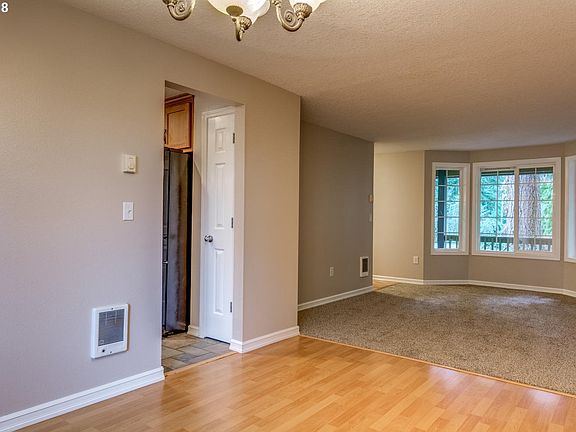 5th image of 2211 NE 149th Ct