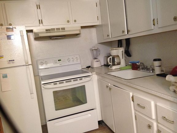 2nd image of 94 Canterbury D #D-0940