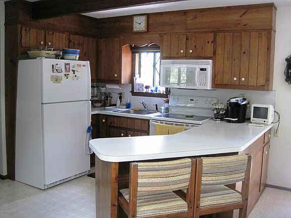 5th image of 153 Darcy Dr