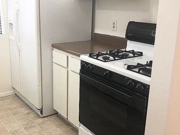 4th image of 240 Aspen St APT 5