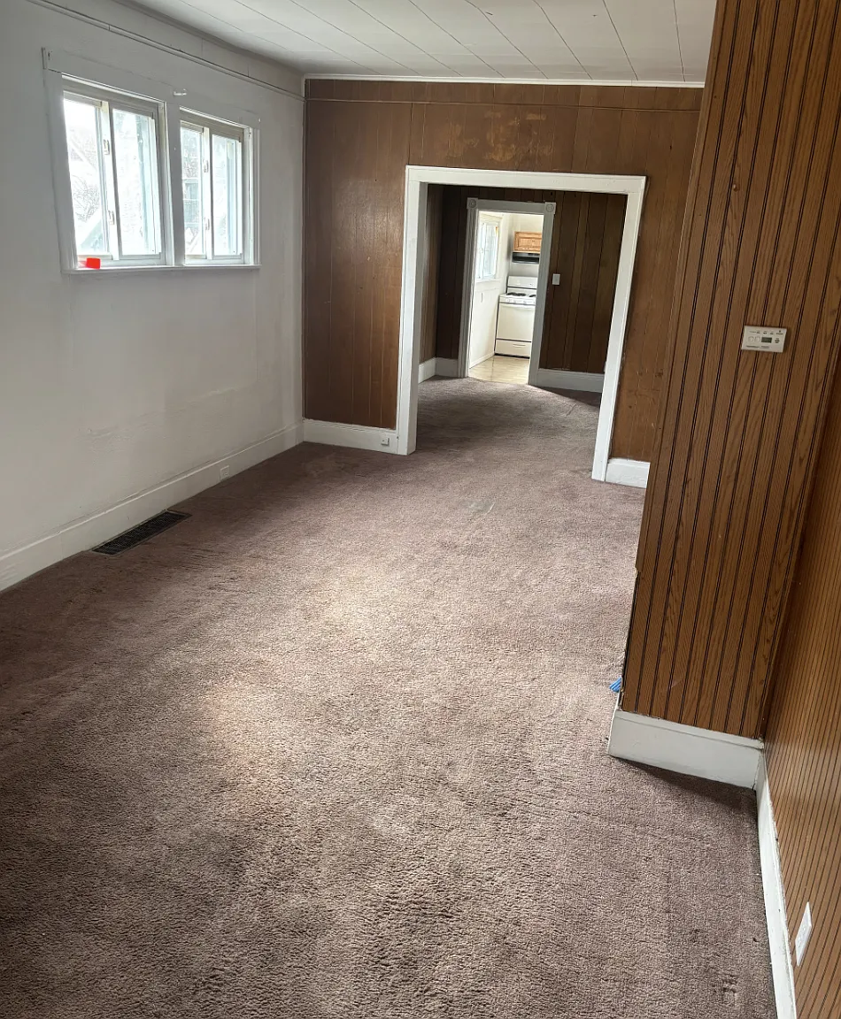 3 bed, 1.0 bath, 1000 sqft, $700 — Photo 3