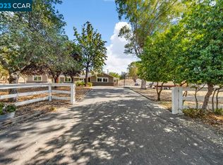 5525 Old School Rd, Pleasanton, CA 94588