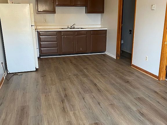 3rd image of 208 E Saint Joseph St #11