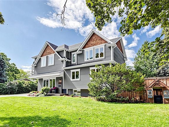 3rd image of 386 Cosburn Cres
