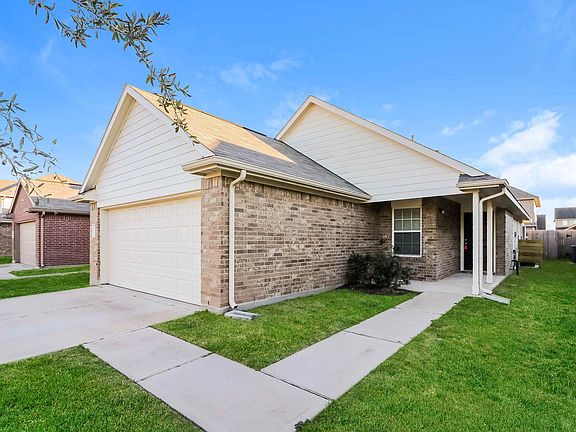 3rd image of 19031 Brescia Ln