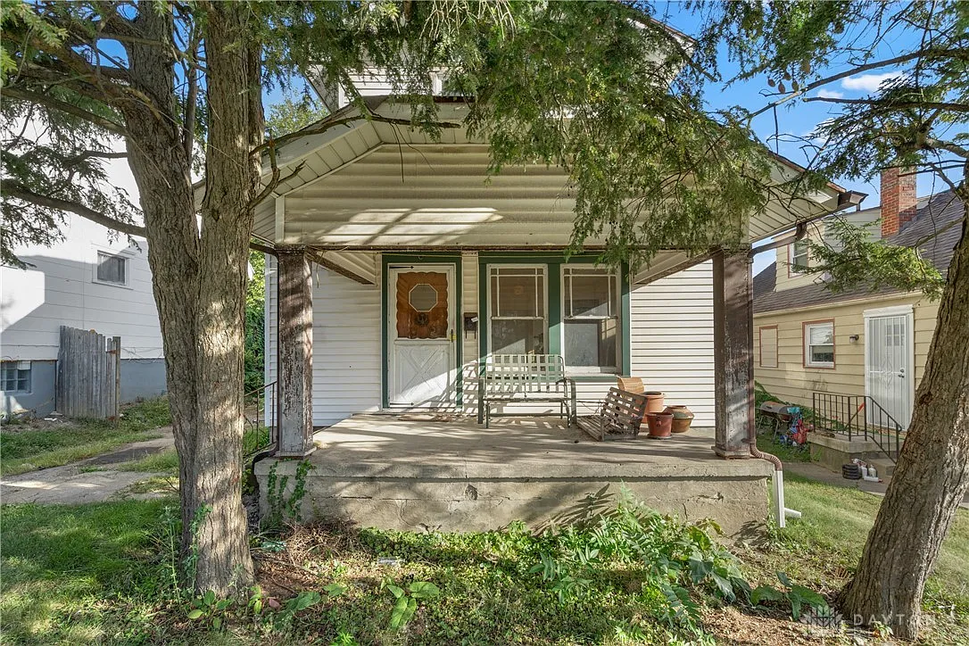 225 E Siebenthaler Ave photo 1