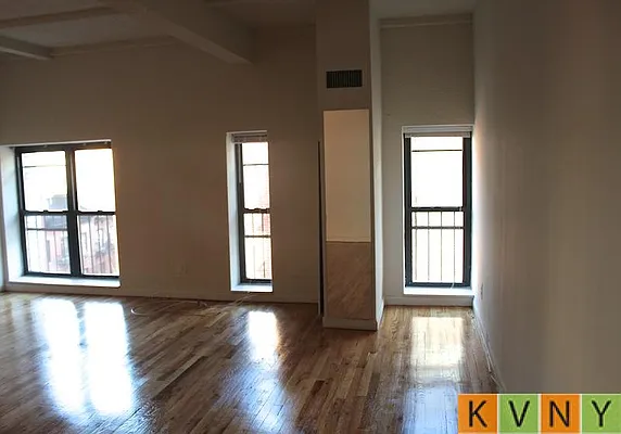 Rented by KVNY Soho | media 17