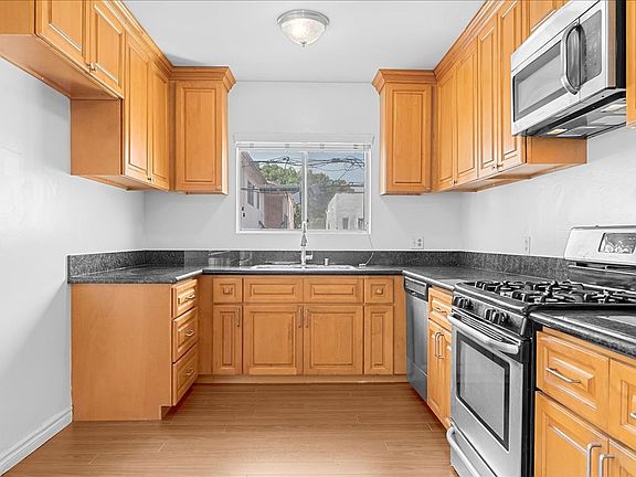 4th image of 1421 S Bedford St Unit 5