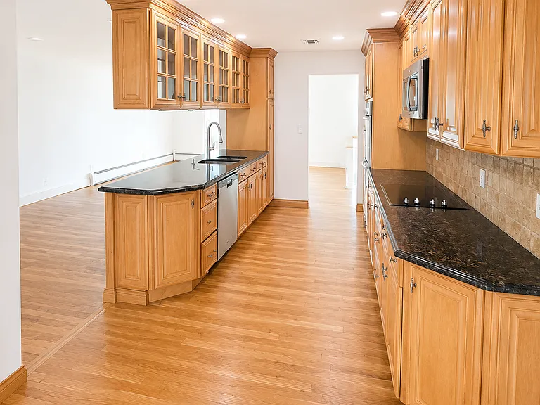 38 Valley Ln E #1 — Photo 4