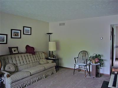 3rd image of 1143 E Parkwood St