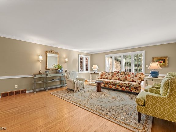 4th image of 391 Tanglewood Ln