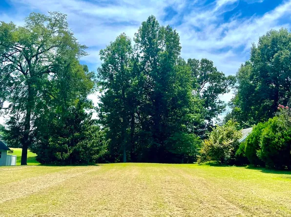 167 Saddle Tree Dr, Humboldt, TN 38343