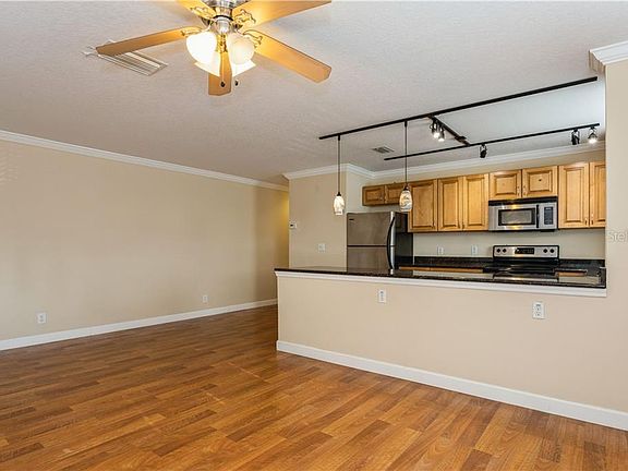 5th image of 5605 Shore Blvd S #B