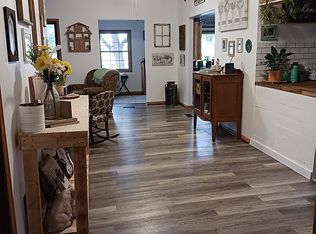 10015 S Mohawk Rd, Hutchinson, KS 67501