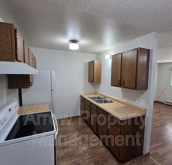 906 E E St #D — Photo 3