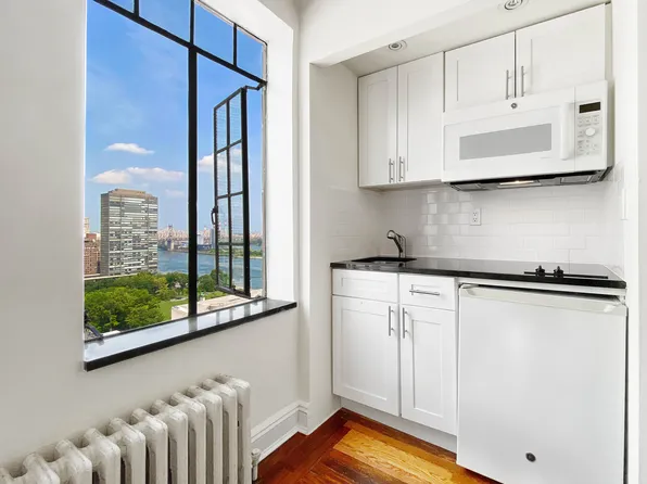 45 Tudor City Place image 1 of 9