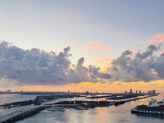 3rd image of 900 Biscayne Blvd APT 4504