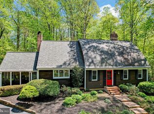 5231 Summit Dr, Fairfax, VA 22030