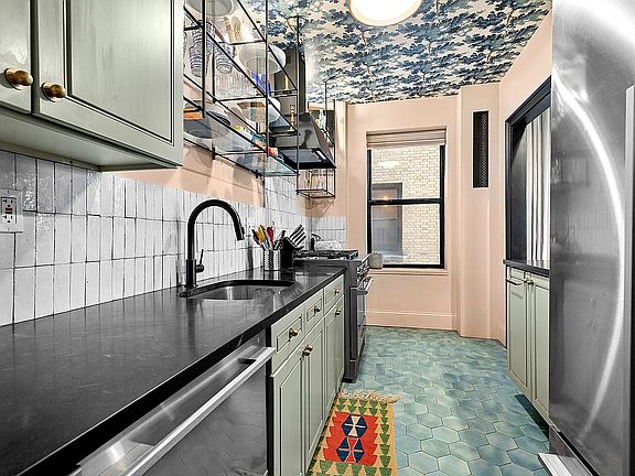 5th image of 875 W 181st St APT 1L