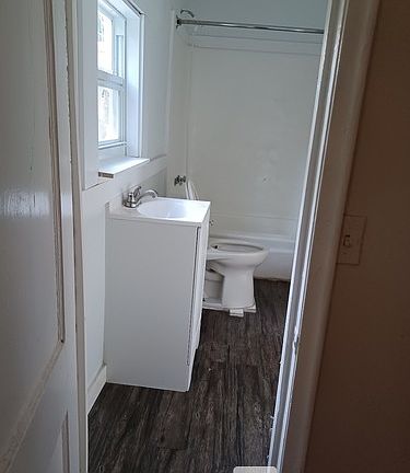 4th image of 510 Evergreen Dr #C