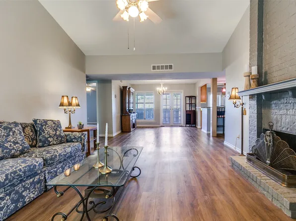10556 High Hollows Dr APT 238, Dallas, TX 75230