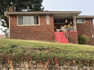 420 4th St, Carnegie, PA 15106